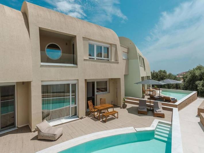 Ferienhaus für 6 Personen, mit Balkon/Terrasse und Terrasse sowie Garten und Pool