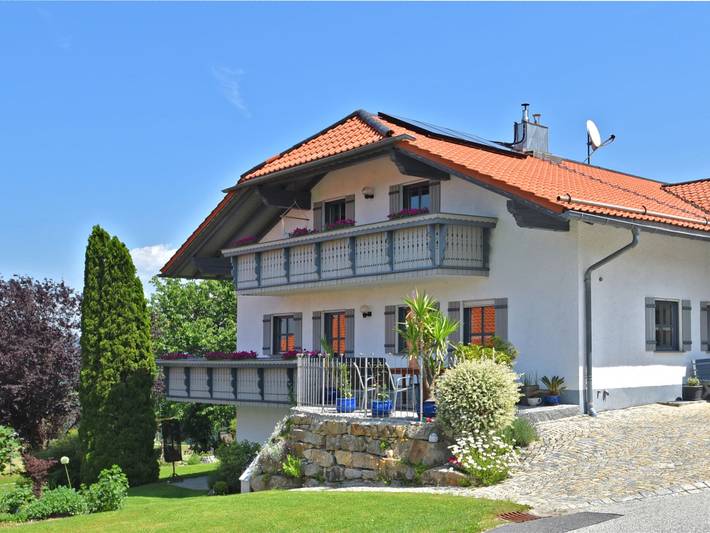 Ferienwohnung für 5 Personen, mit Balkon und Terrasse in Waldkirchen