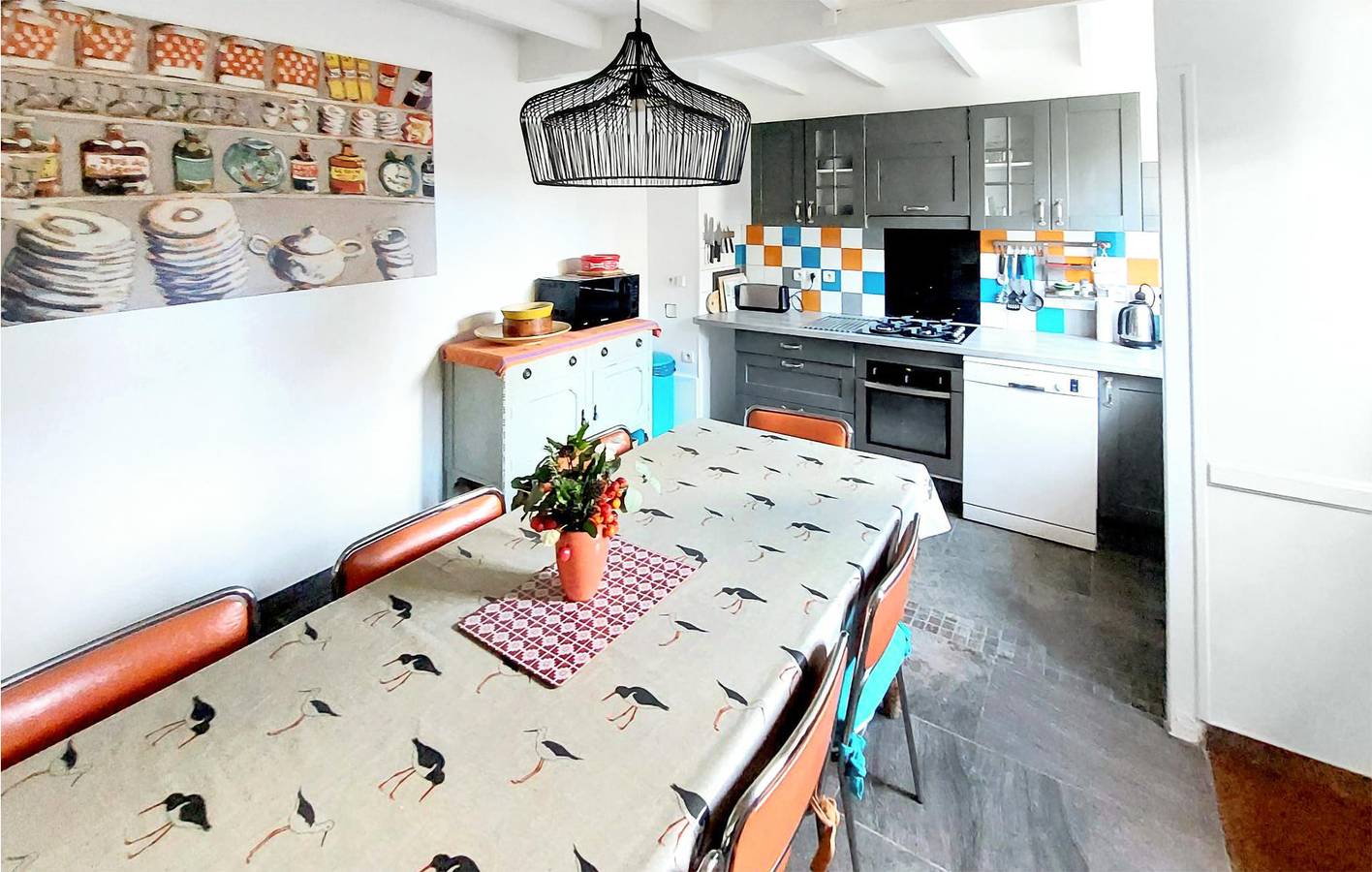 Appartement spacieux avec parking, WiFi et centre ville à 500m in Arçais, Région De Niort