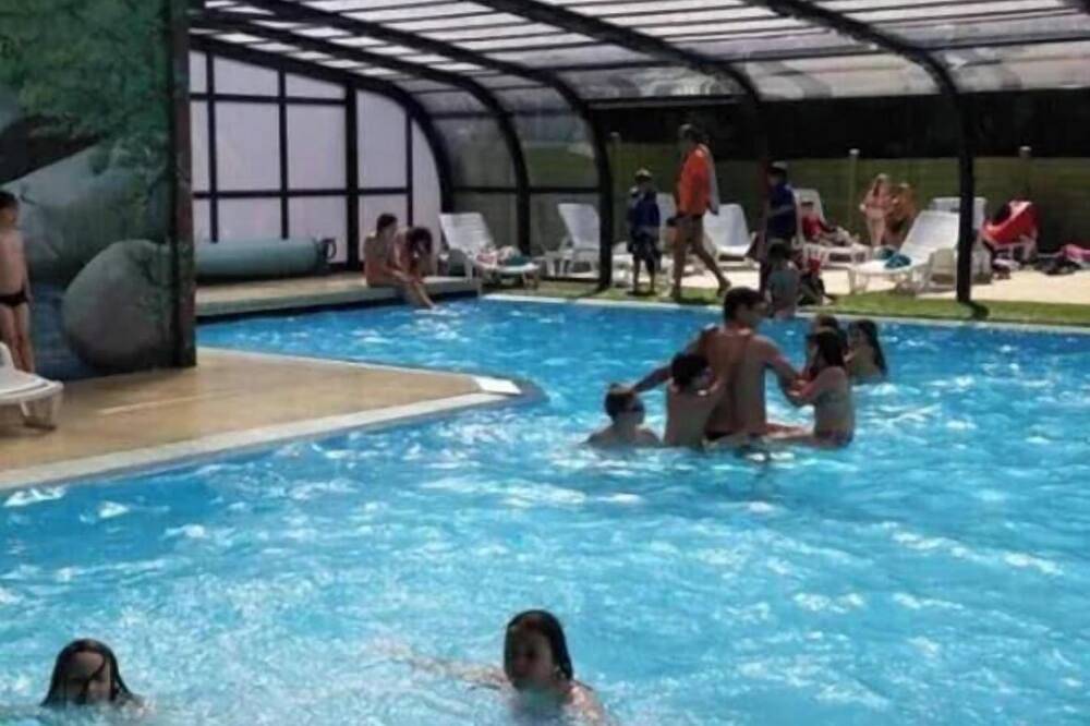 Zecamping 3* piscine chauffée animaux acceptés locatif 5 pers in Huelgoat, Châteaulin und Umgebung