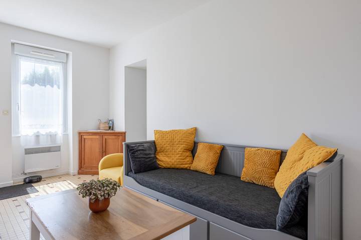 Apartment 'Au Milieu Des Vignes' with Private Terrace, Private Garden and Wi-Fi in Château-Thébaud, Nantes region