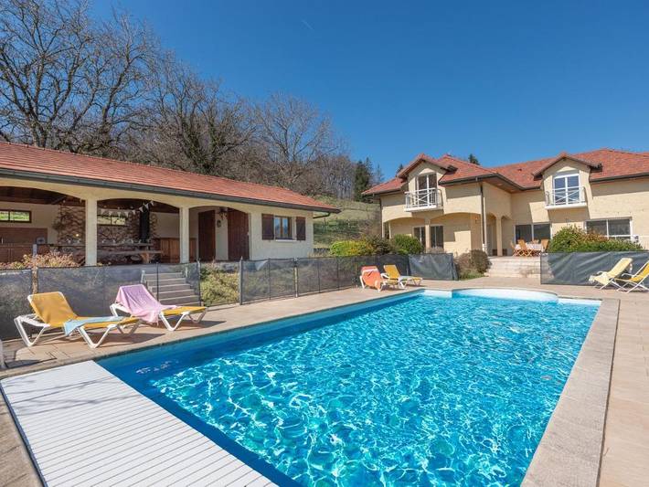 Location de vacances pour 10 personnes, avec vue ainsi que balcon et piscine à Pringy - 2