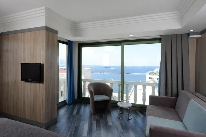 Hôtel pour 3 personnes, avec vue - 1