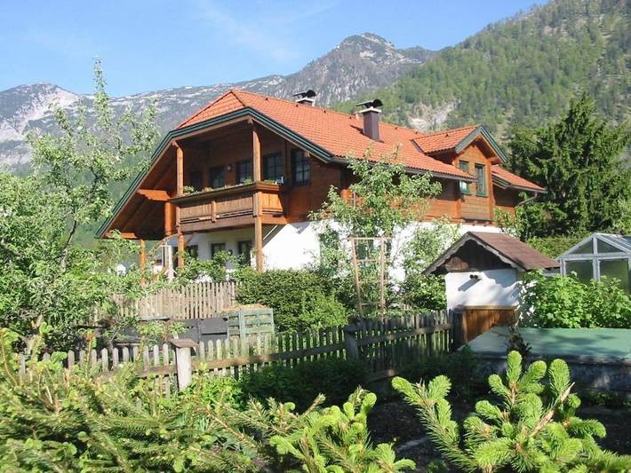 Ferienwohnung für 5 Personen, mit Terrasse und Garten sowie Ausblick