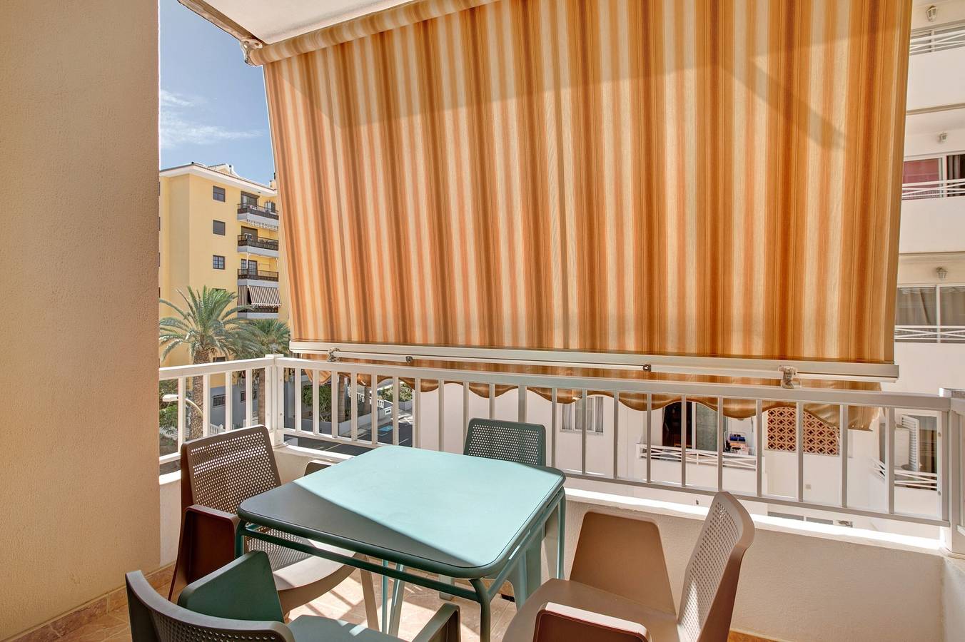 Holiday Home "Casa Roberto" with Private Balcony, Shared Pool and Wi-Fi in Punta Larga, Candelaria