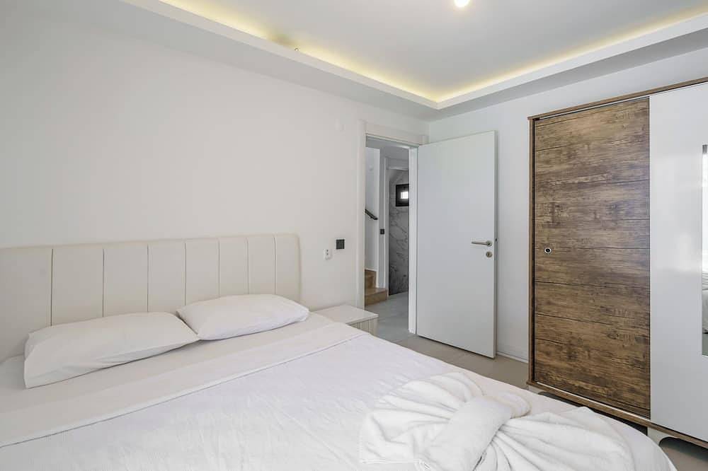 4-Bedroom Villa with Private Swimming Pool, Located at Ladies Beach Area in Kusadasi, Aydin