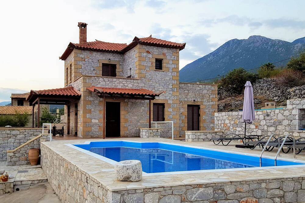 Villa Arsinoi in Stoupa, privacy, private pool, breathtaking sea views. in Stoupa, Mani Peninsula