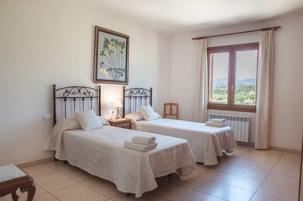 Maison De Campagne Du Nouvelle Construction, de nouveaux équipements, Calme in Moscari, Selva