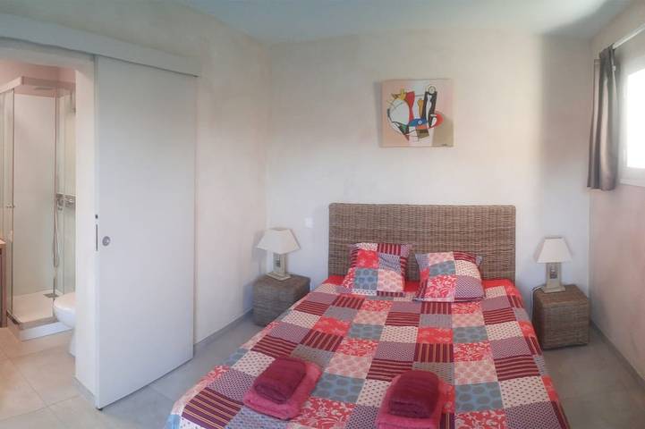 Location de vacances pour 6 personnes, avec terrasse et jardin dans Plage de la Baumette - 4