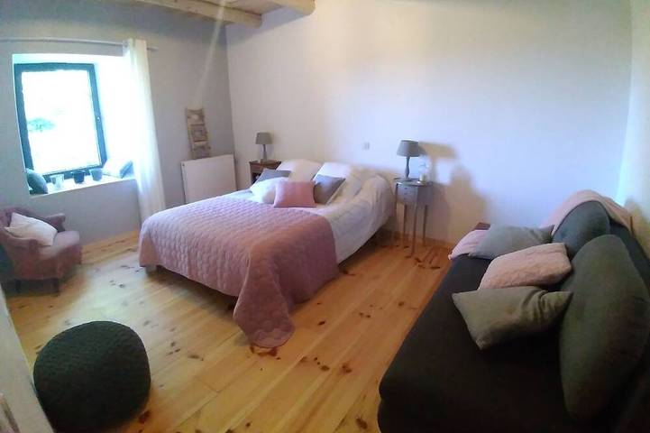 Location de vacances pour 6 personnes, avec Terrasse et Jardin à Lantriac - 4