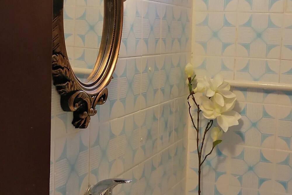 Seaside vintage house. Airy, specific, with a large garden. Pet friendly. in Opština Budva