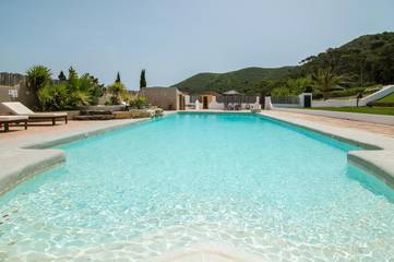 Gîte pour 2 personnes, avec piscine et vue ainsi que jardin et sauna à Carrapateira
