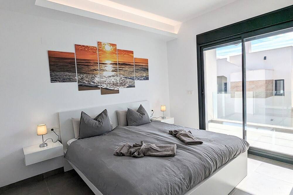 Villa 'R-58 Luxury New Build' with Private Pool, Terrace and Wi-Fi in La Herrada, Los Montesinos