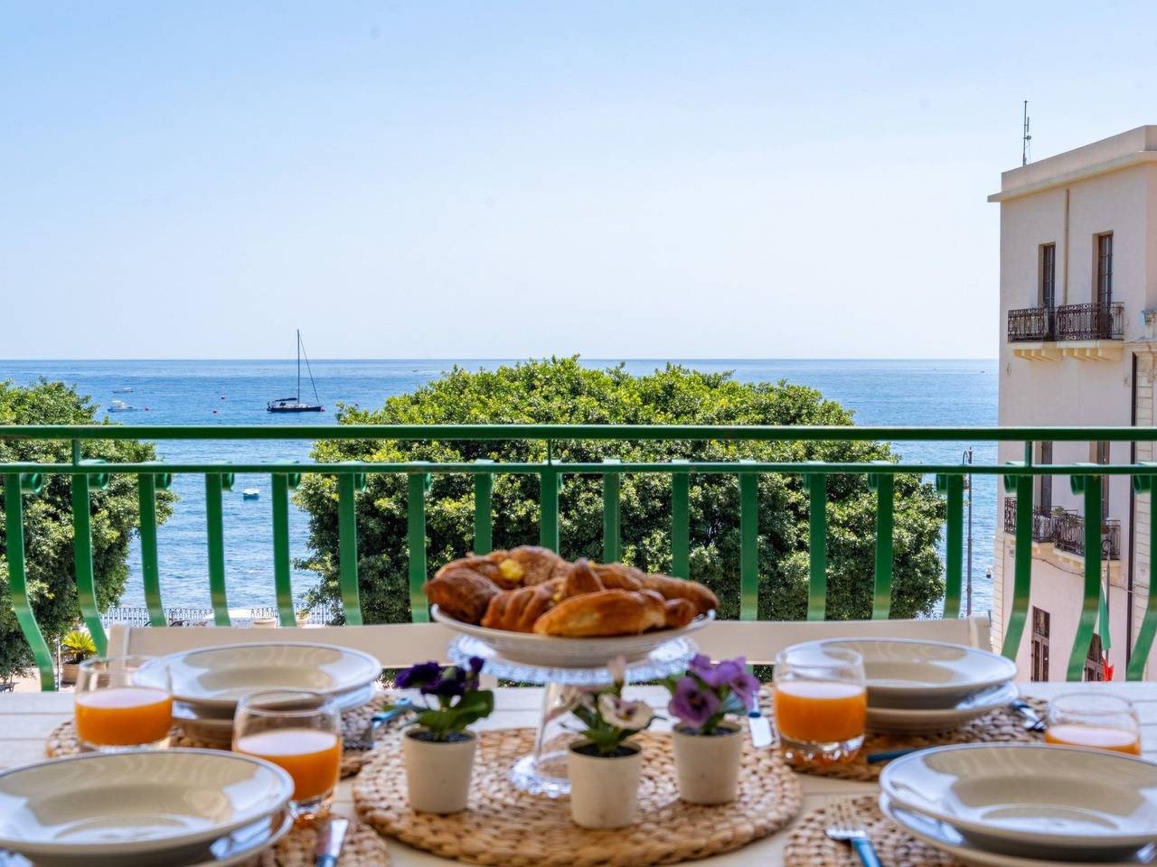 Entire apartment, Appartement am Meer 'Blick aufs Meer in Giardini-Naxos, Messina Province