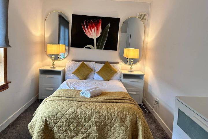 Ganze Ferienwohnung, Central 1-Bed Apt Sleeps4 5 mins to Station in Inverclyde