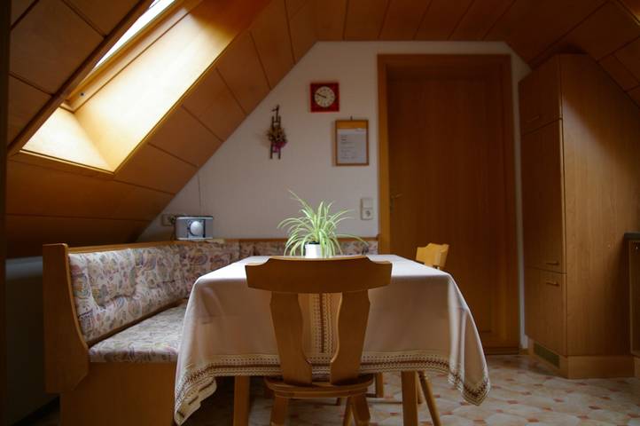 Ganze Wohnung, Ferienwohnung 'Anna' mit Bergblick, privatem Garten und Balkon in Ottenhöfen im Schwarzwald, Achertal