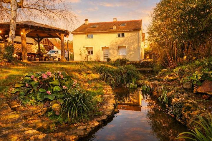 Gîte pour 6 personnes, avec Terrasse et Jardin ainsi que Vue sur le lac et Vue à Oinville-sur-Montcient