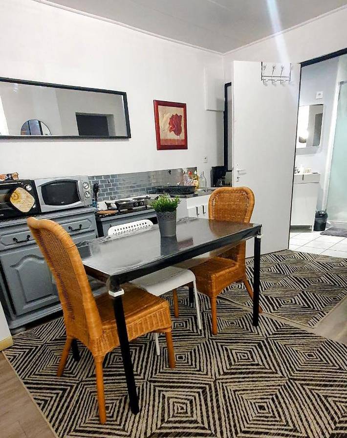 Gîte pour 5 personnes, avec piscine et jardin à Vaulx-en-Velin - 2