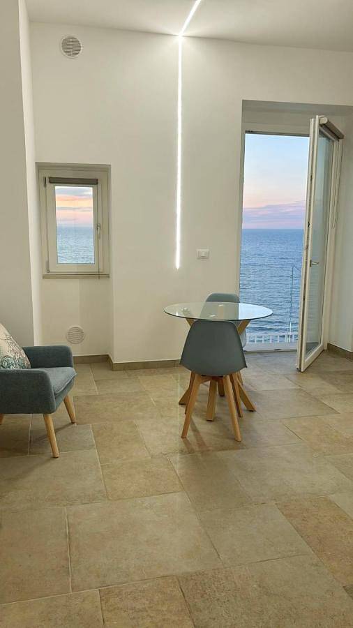 B&b per 2 persone, con balcone e panorama in Rodi Garganico