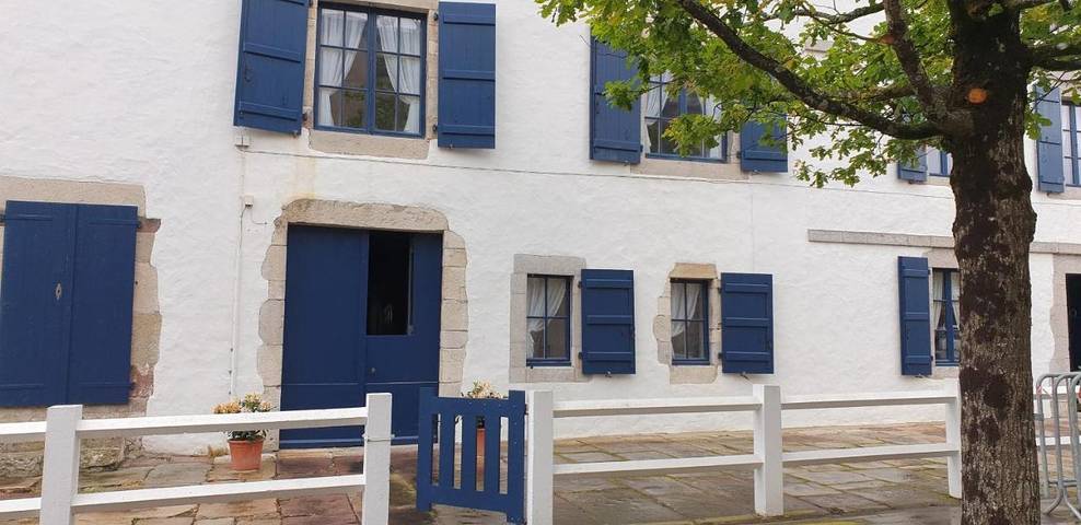 Gîte pour 6 personnes, avec terrasse dans Office De Tourisme D Urrugne