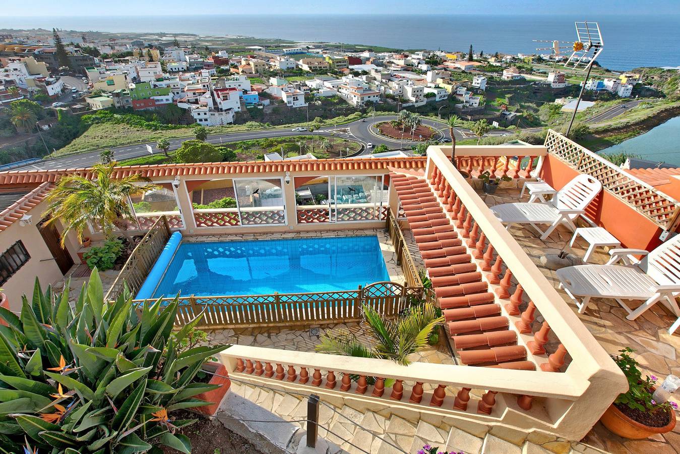 Casa vacacional Petite Paradise con vistas al mar, piscina y Wi-Fi in Tejinetilla, San Cristóbal de La Laguna
