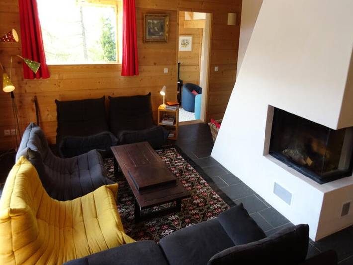 Gîte pour 8 personnes, avec terrasse, animaux acceptés dans Montgirod