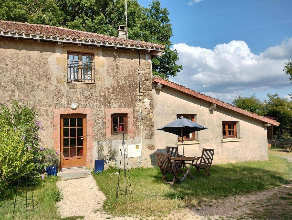 Les Ecots - Petit gîte de caractère à la ferme in Availles-Limouzine, Vienne (France)