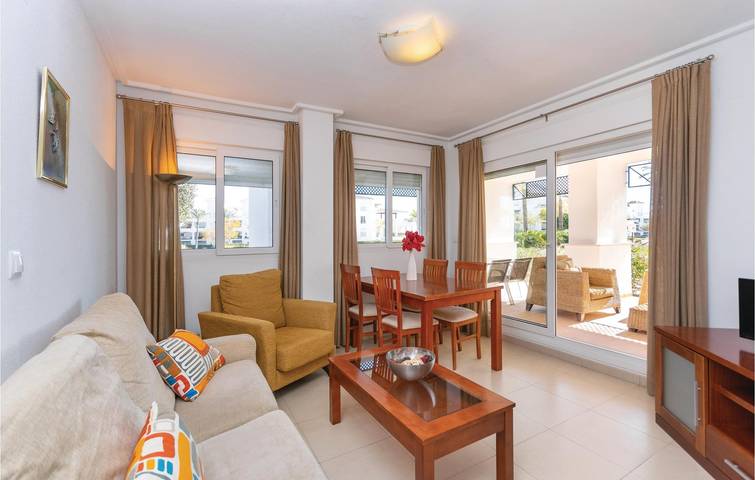 Apartamento vacacional entero, Apartamento con terraza junto a la piscina, a 300 m de Black Olive in Torre-Pacheco, Costa Cálida