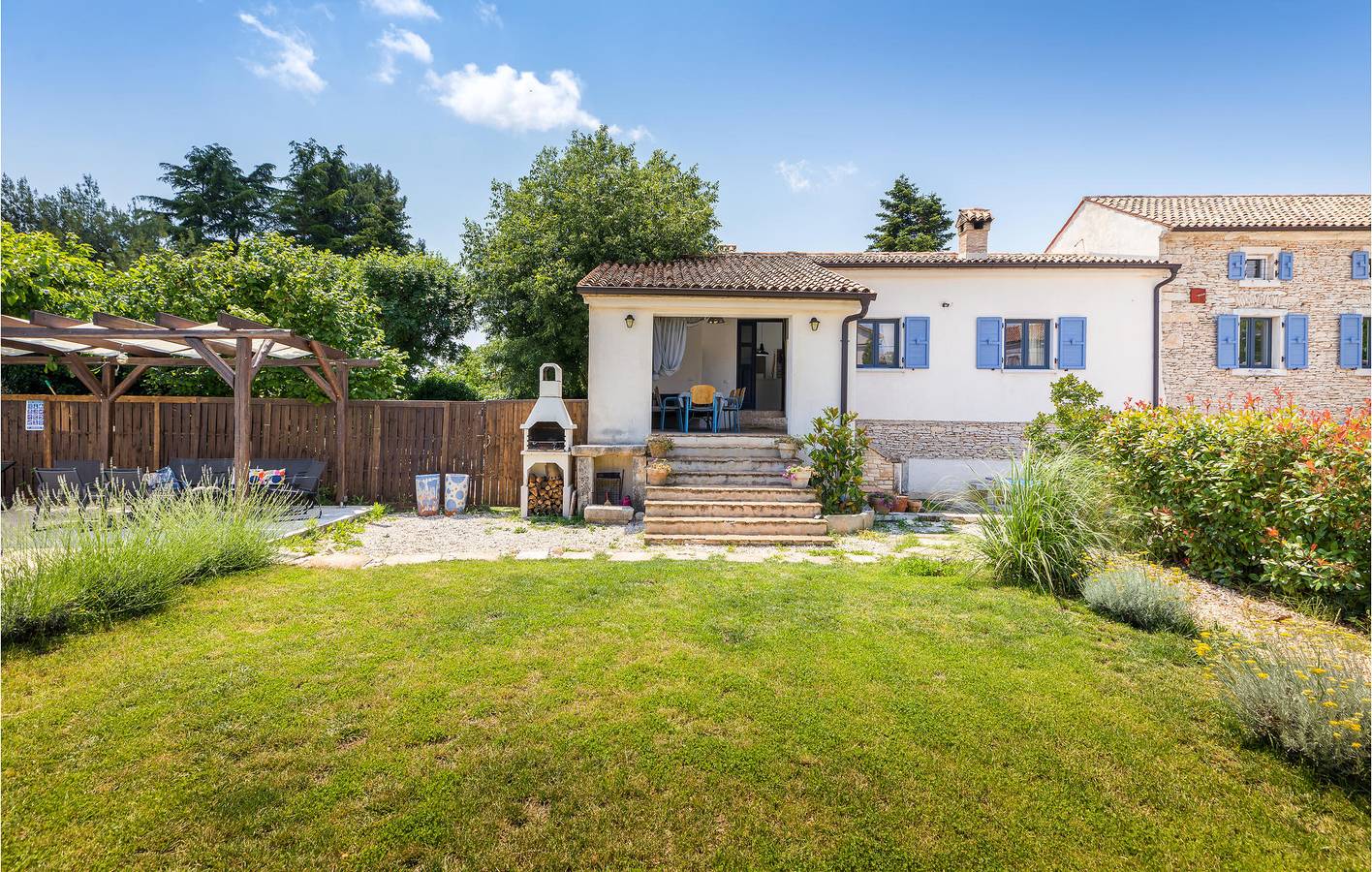 Casa vacanza a Sanvincenti a partire da 215€ a notte