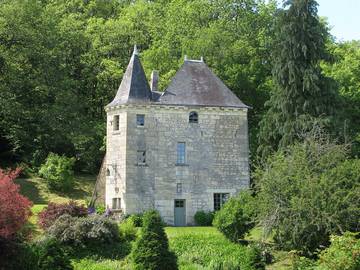 Château pour 2 personnes, avec piscine ainsi que terrasse et jardin en Indre-et-Loire