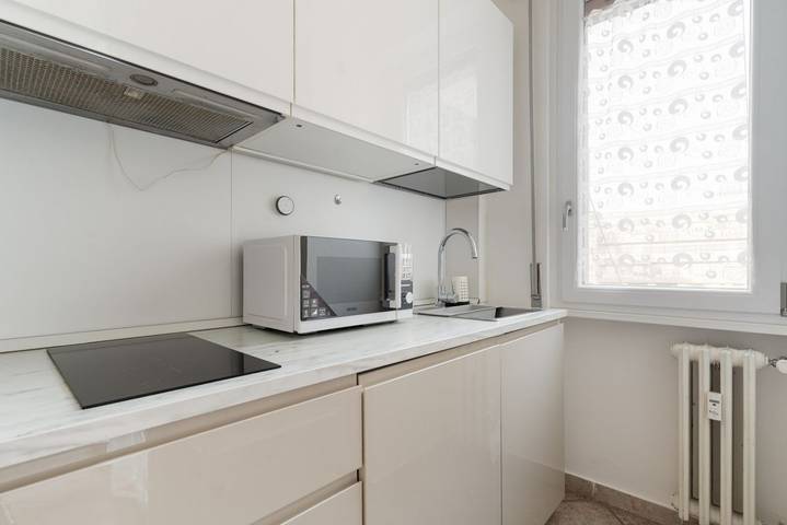 Appartamento intero, GuestHost - Comfy Studio near Pasteur M1 in Milano, Provincia di Milano