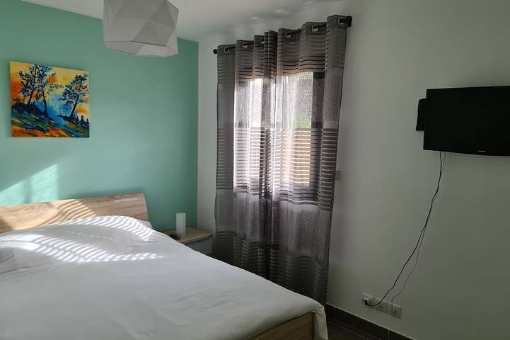 Appartement entier, Appart  T2 de 55 m² de terrasse 4ps, clim, jacuzzi... in Saint-Florent, Région de Calvi