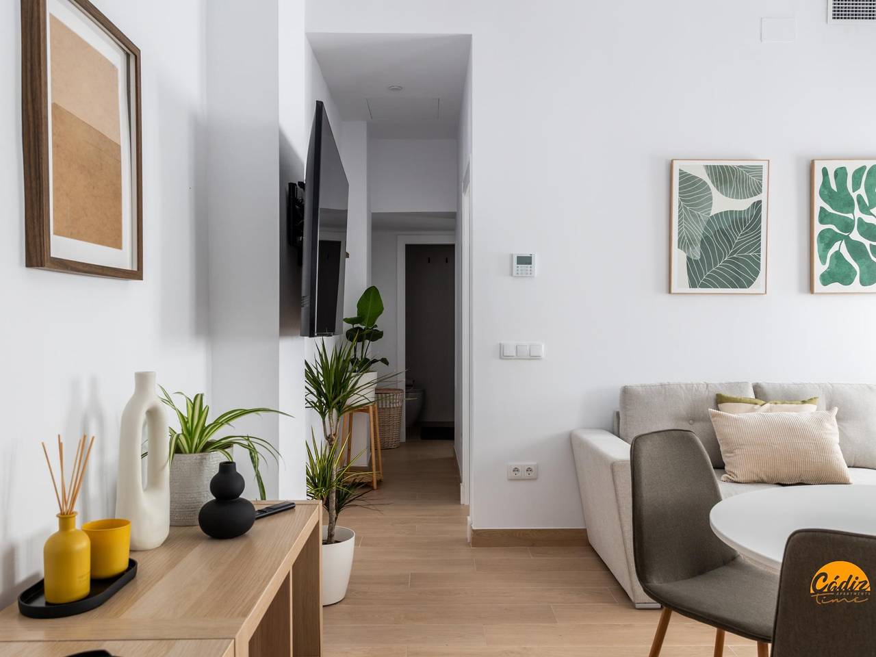 Entire vacation apartment, Brisa de Verano by Cadiz Time in Playa La Victoria, Cádiz
