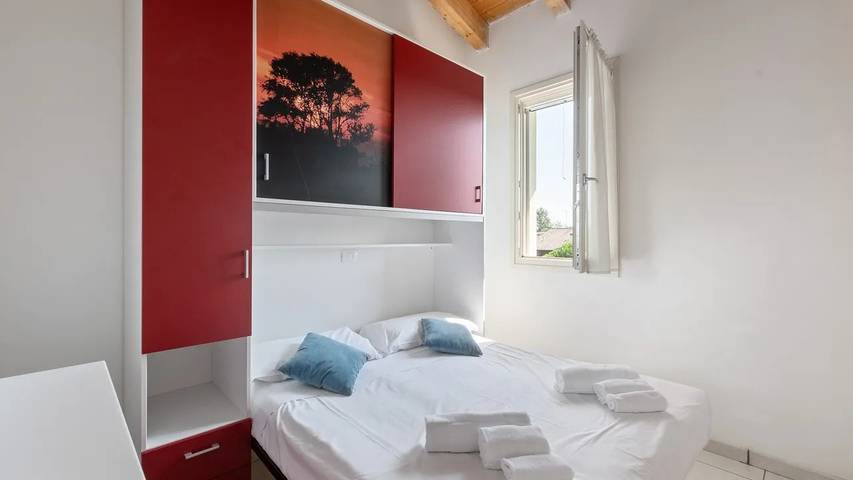 Gîte pour 7 personnes, avec Terrasse ainsi que Jardin et Piscine à Lido delle Nazioni - 3