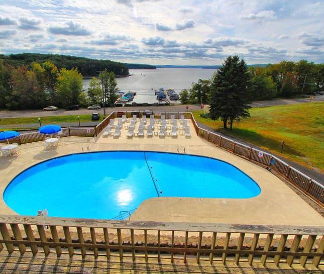 Ganze Wohnung, Ferienwohnung für 4 Personen mit Pool in Lake Wallenpaupack