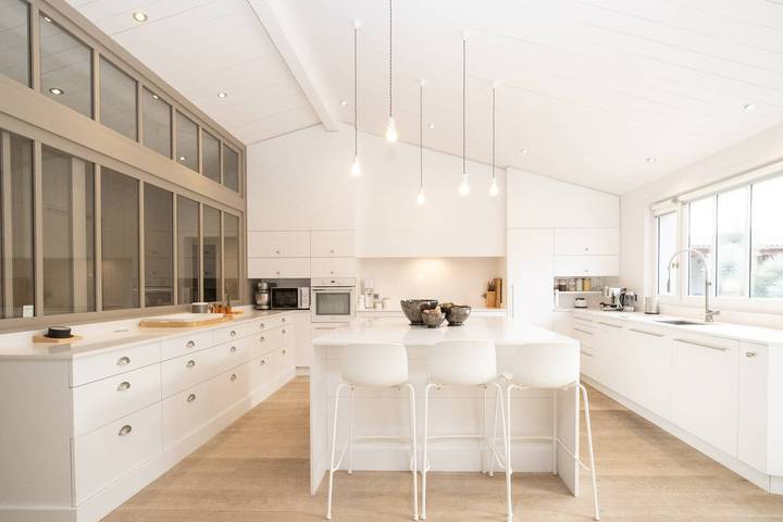 Gîte pour 12 personnes, avec piscine à Loix - 4