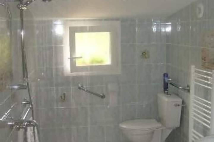 Gîte pour 4 personnes, avec piscine ainsi que jardin et terrasse à Saint-Georges-sur-Layon - 3