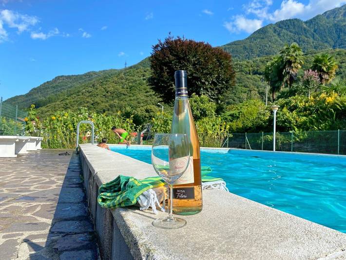 Ferienwohnung für 5 Personen, mit Terrasse und Garten sowie Kinderpool und Pool in Colico