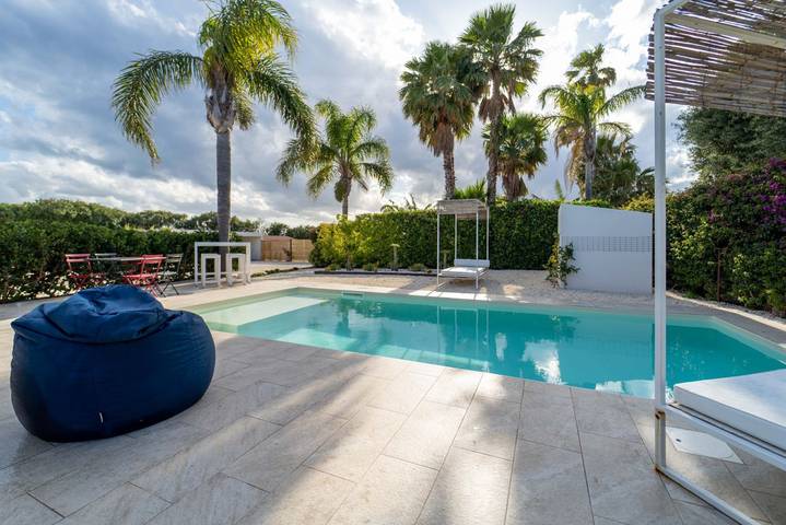 Villa con piscina per 5 persone, con giardino e piscina nonché balcone a Siracusa