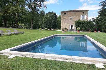 Location de vacances pour 14 personnes, avec jardin à Auriac-sur-Vendinelle