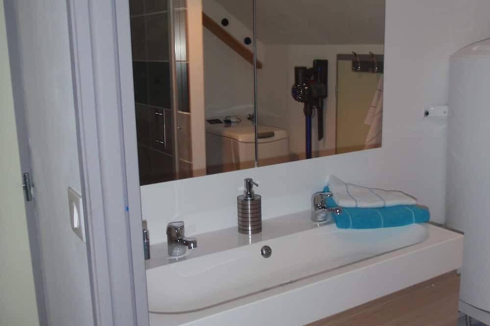 Le Chalet du Sersas, ruim en modern appartement voor maximaal 6 personen in Saint-Clément-sur-Durance, Écrins Nationaal Park