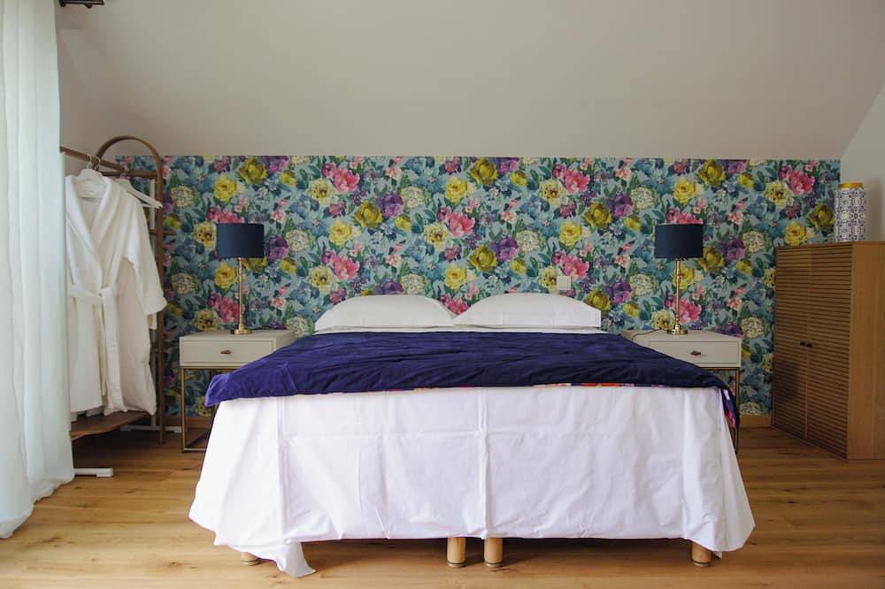 New - Bed and Breakfast and rooftop - center of L'isle Adam - Le clos de l'Isle in L'Isle-Adam, Valle del Oise