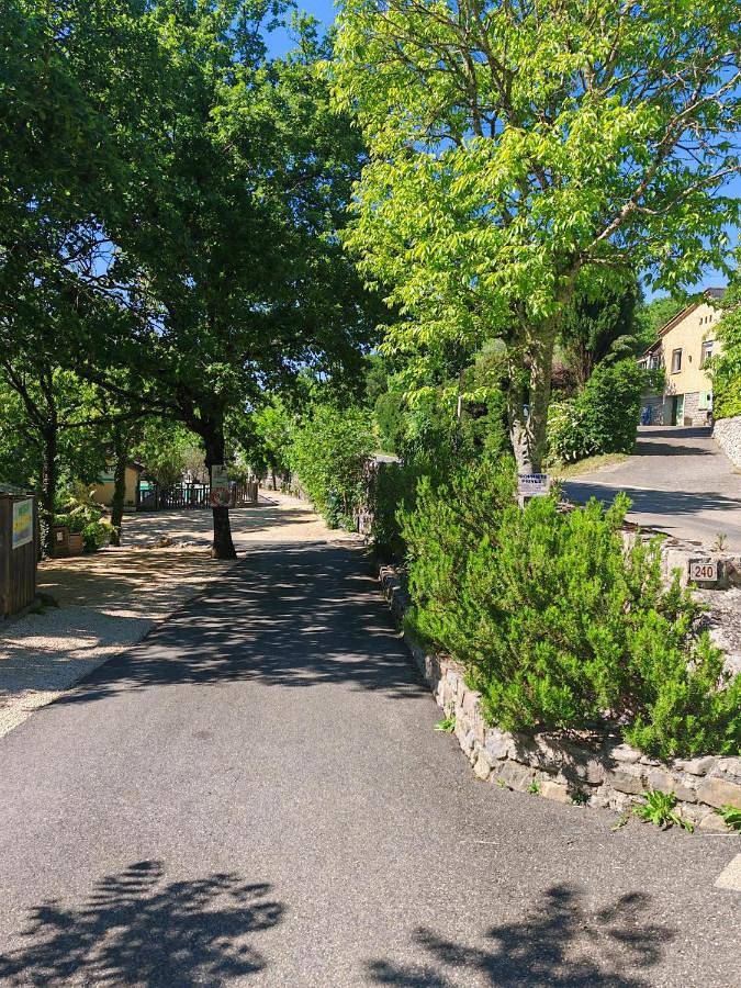 Location de vacances pour 7 personnes, avec piscine et jardin ainsi que jacuzzi et terrasse, animaux acceptés à Lanas - 3