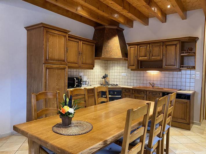 Gîte pour 6 personnes, avec jardin dans Perpezat - 3