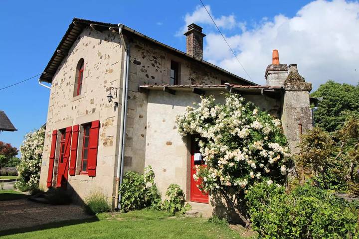 Gîte pour 6 personnes, avec Jardin et Piscine