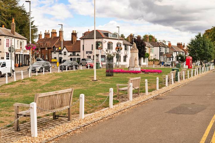 Riverbank Lodge Annexe in Datchet, Berkshire