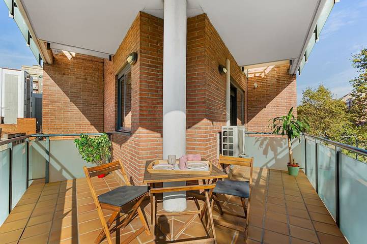 Location de vacances pour 7 personnes, avec balcon à Barcelone