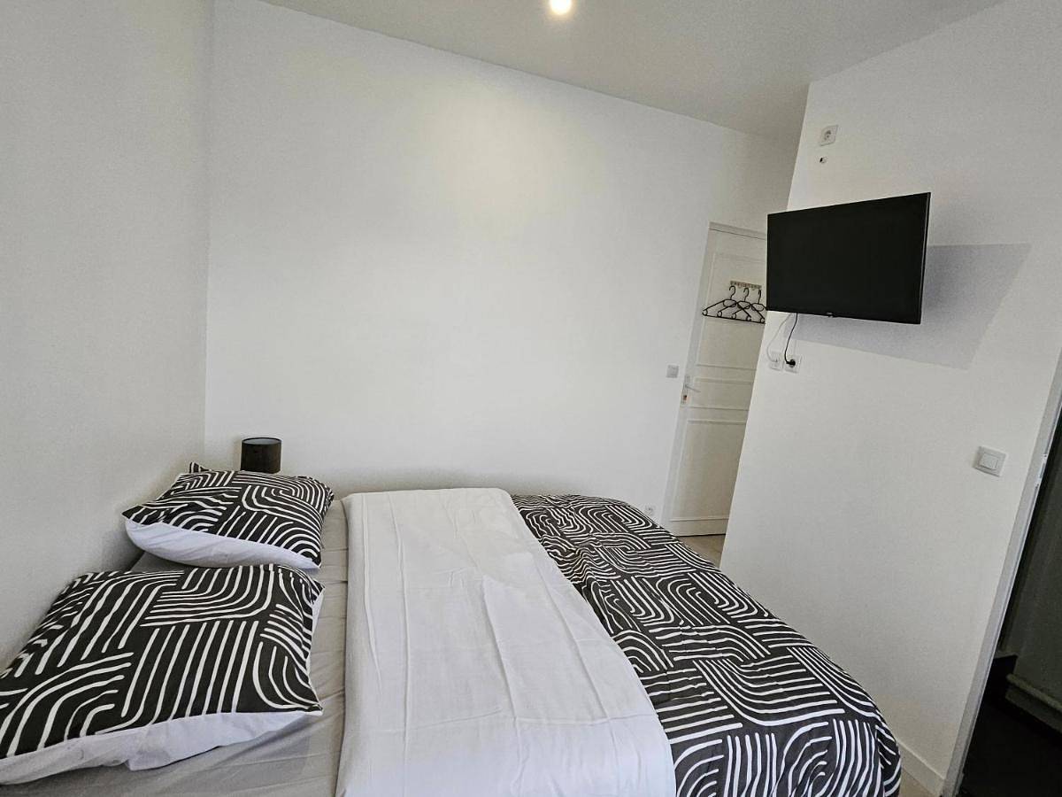 Appartement entier, One-Bedroom Apartment in Neuilly-sur-Marne, Seine-Saint-Denis