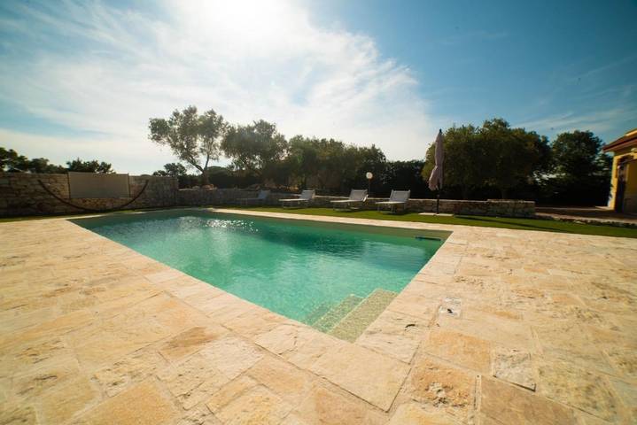 Casa vacanza per 5 persone, con Terrazza e Giardino nonché Piscina e Panorama a Mottola