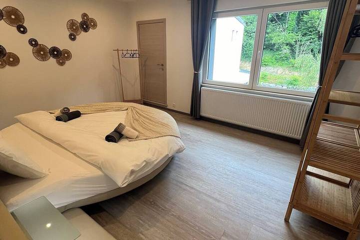 Location de vacances pour 8 personnes, avec jardin ainsi que jacuzzi et terrasse, animaux acceptés à Olne - 3